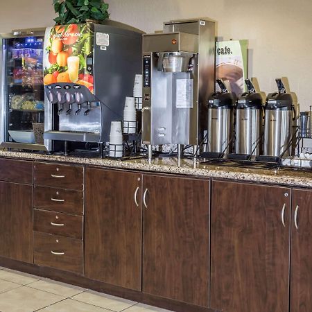 Microtel Inn & Suites By Wyndham Jacksonville Airport Экстерьер фото