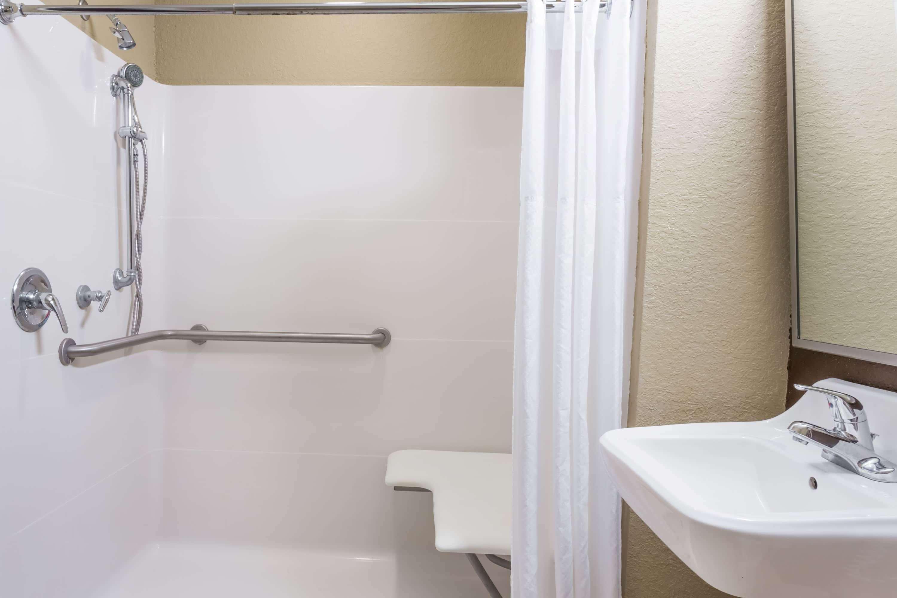 Microtel Inn & Suites By Wyndham Jacksonville Airport Экстерьер фото
