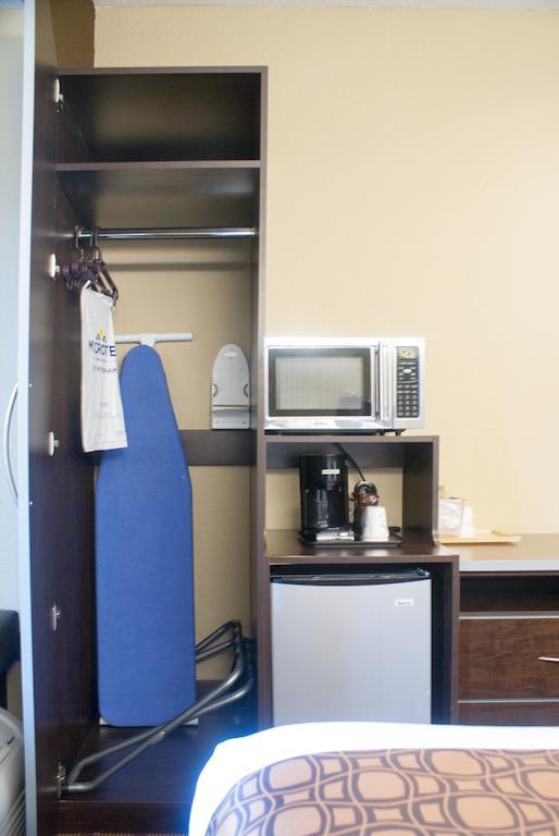 Microtel Inn & Suites By Wyndham Jacksonville Airport Экстерьер фото